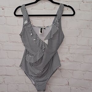 Nip Tuck Nautical Navy White Striped One Piece Swimsuit Womens Size 8